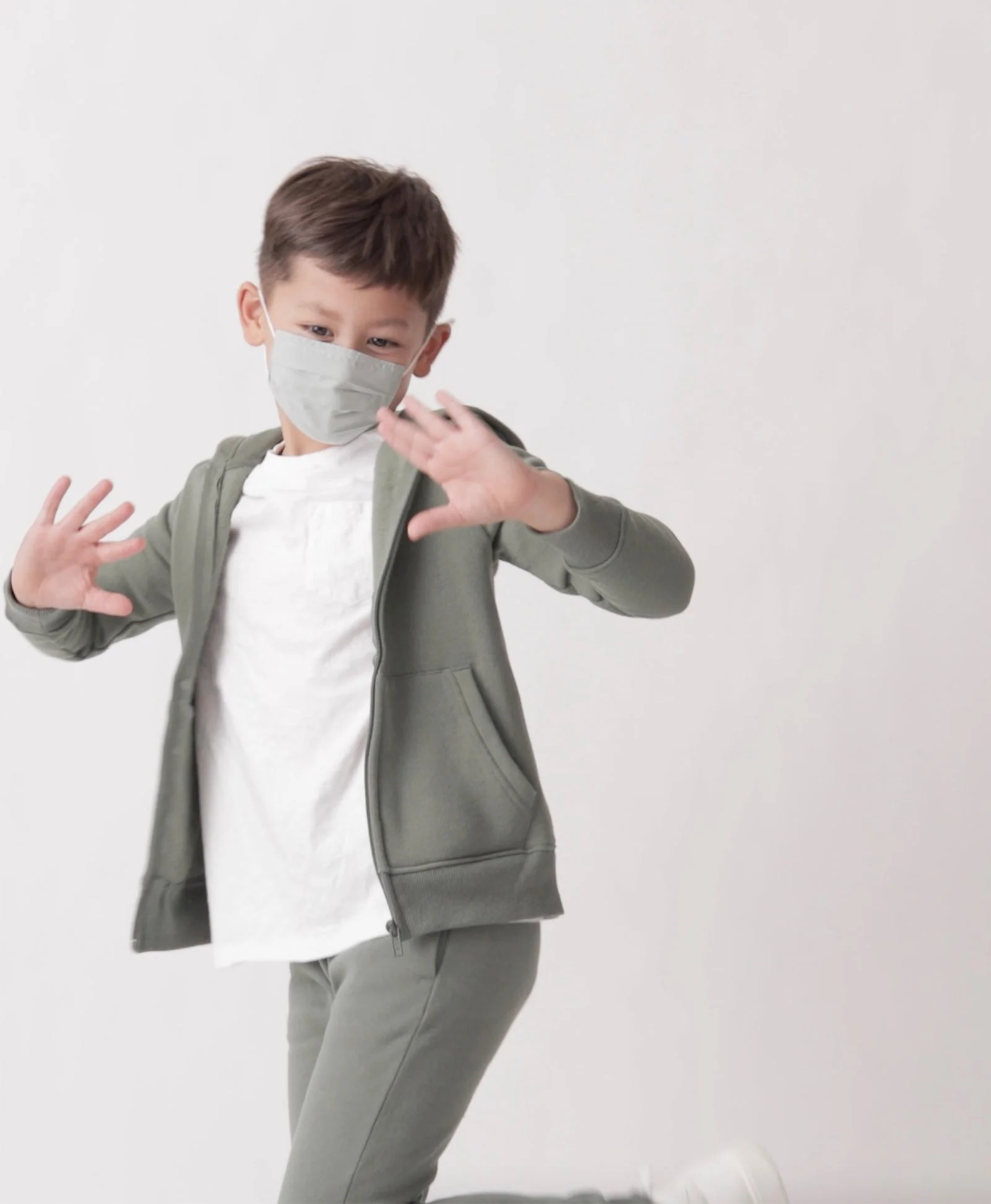 5 Universal Masks - Image 4